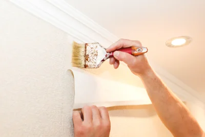Pose de papier peint à Lannédern — revêtements muraux et toiles de verre